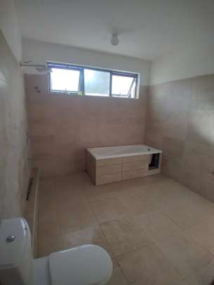 5 BEDROOM ALL-ENSUITE VILLA +DSQ FOR SALE image 7