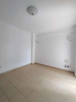 3 Bed Apartment with En Suite in Kilimani image 13