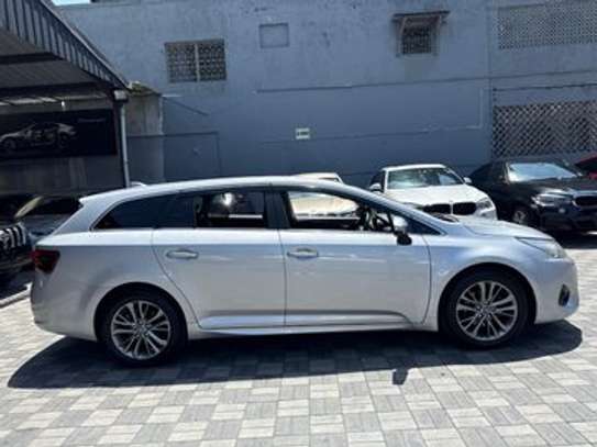 Toyota avensis 2018 image 7