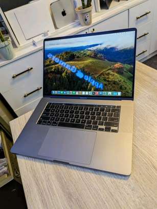 MacBook Pro 15-inch 2019 2.3Ghz 8 core i9 image 1