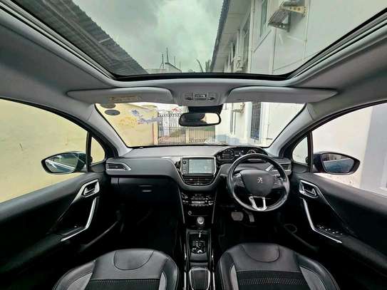 Peugeot 2008 2017 green image 7