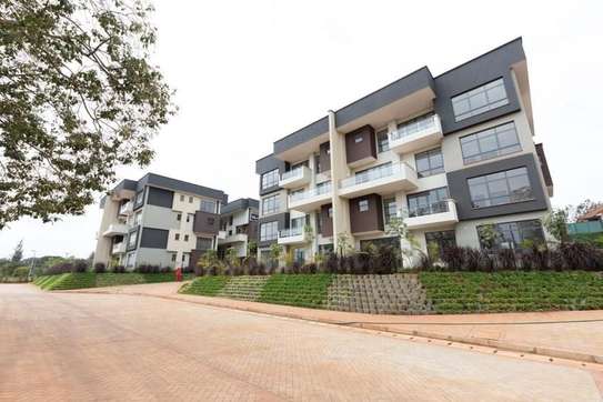 4 Bed Apartment with En Suite at Rosslyn image 4