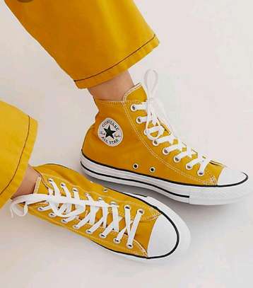 yellow converse boots