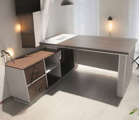 Office Desk: 1600mm Long Manager Office Desk image 2