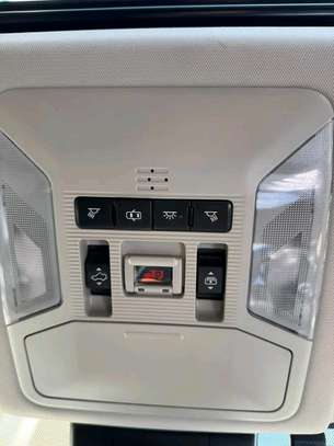 Toyota Rav4 Adventure sunroof image 9