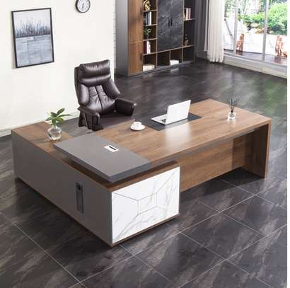 Office Desk: 1600mm Executive Office High Design Desk image 1