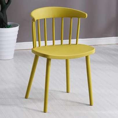 Home Chair: Modern Plastic Winsor Dining Chair image 6