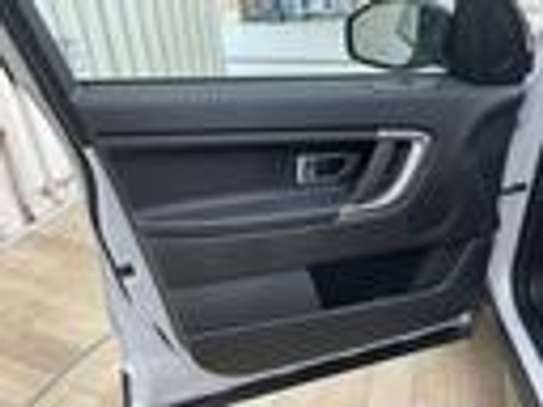 LAND ROVER DISCOVERY SPORT SE image 14