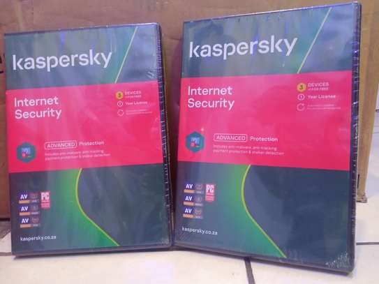 Kaspersky Internet Security 3 User + 1Free User image 1