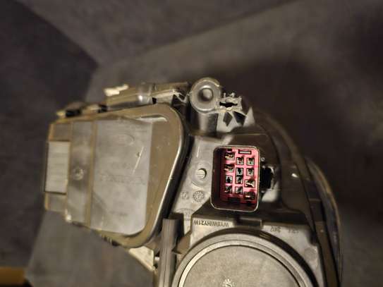 Volvo V40 T4 LHS Headlight (2012-2016) - Xenon with Ballast image 4