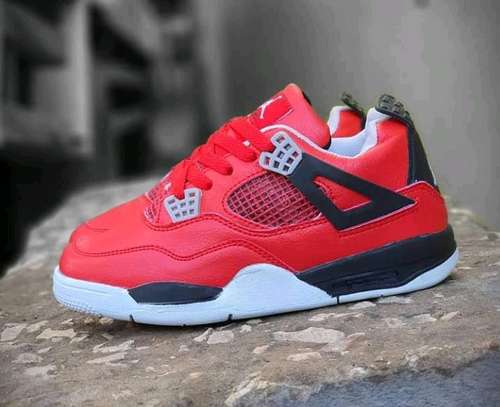 New Sneakers in town
40 to 45
Ksh.3500 image 1