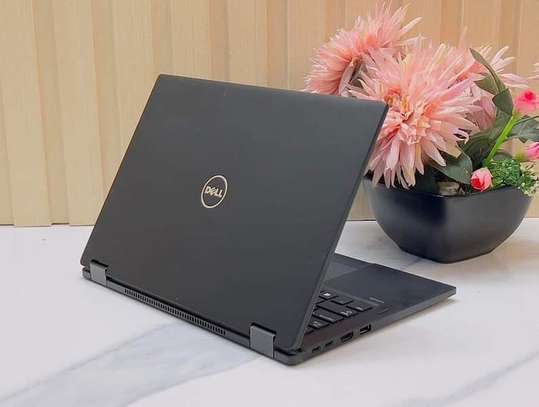 Dell latitude5289 laptop image 6