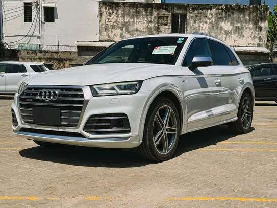 Audi SQ5 S-line white 2018 image 2