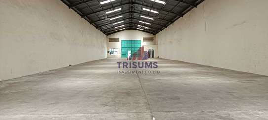 10,000 ft² Warehouse with Parking in Mombasa Road image 5