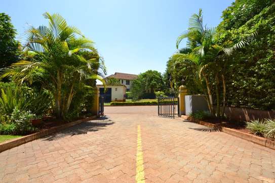 Luxurious 4 Bedrooms Townhouse In Loresho image 1
