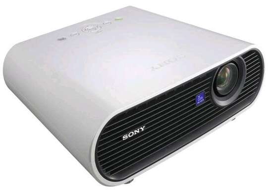 Sony VPL EX7 projector image 1