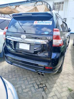 Toyota Prado TX petrol image 8