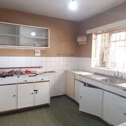 3 Bed House with En Suite at Kilimani image 3