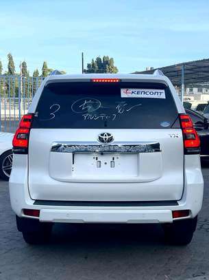Toyota land cruiser prado TX petrol 2017 white image 10
