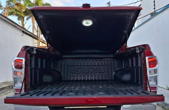 Isuzu Dmax V-CROSS 2018 4WD image 11