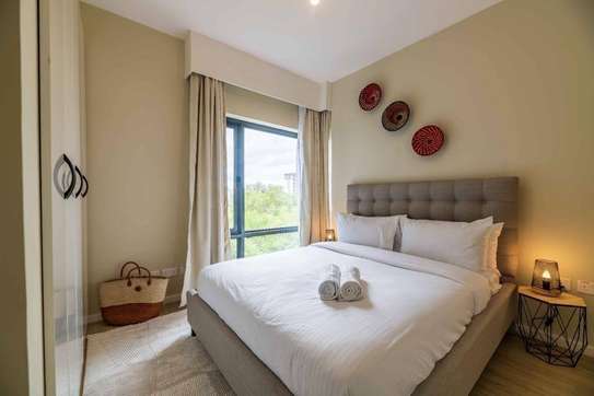 Serviced 2 Bed Apartment with En Suite in Riverside image 9