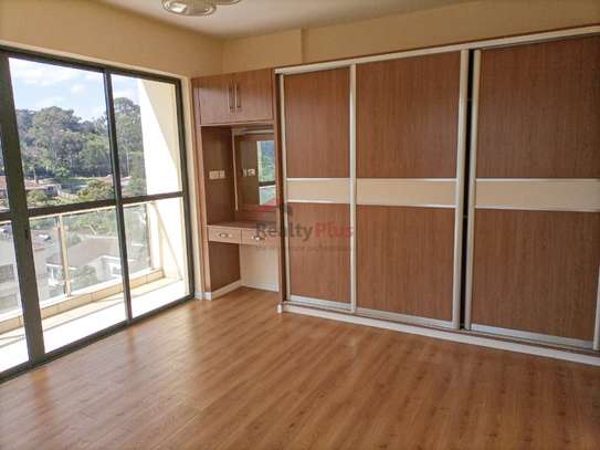 3 Bed Apartment with En Suite in Brookside image 5
