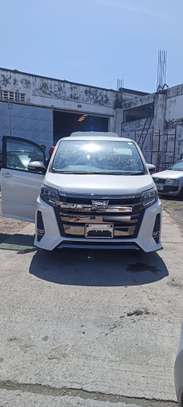 Toyota Noah Hybrid white WXB 2018 image 1