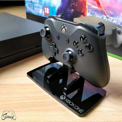 Xbox one x 4k 1TB console image 3