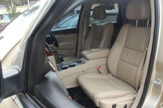 Jeep Cherokee Diesel 2011 100,000 Kms image 10