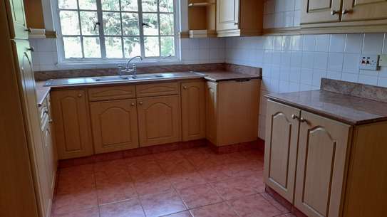 Serviced 3 Bed Apartment with Swimming Pool in Muthaiga image 5