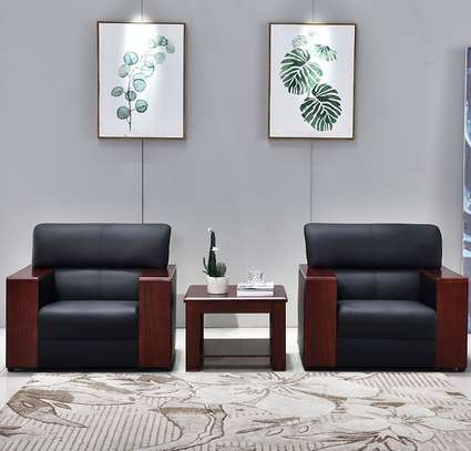 Office Sofas: 5-Seater Office Leather Sofa In Nyamache image 5