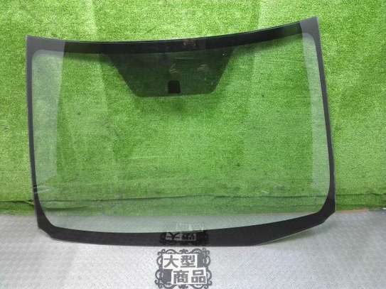 Front Windscreen for Toyota Aqua free mobile fitting image 1