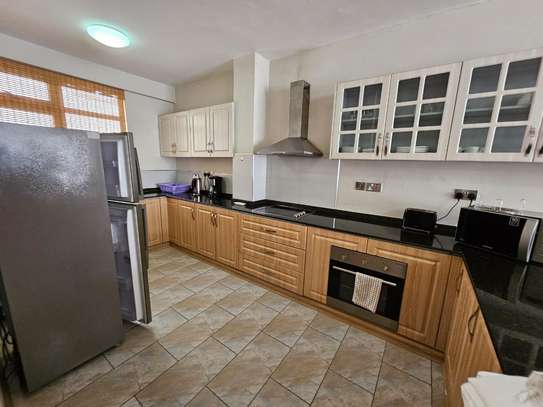 Serviced 2 Bed Apartment with En Suite in Westlands Area image 11