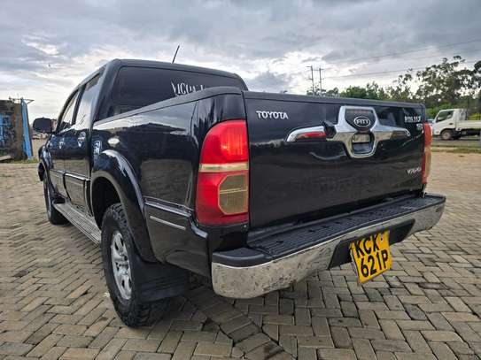 TOYOTA HILUX DOUBLE CAB image 4