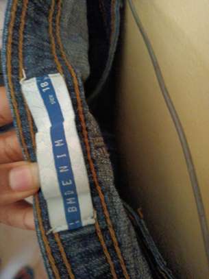 Embroidered denim jeans image 3
