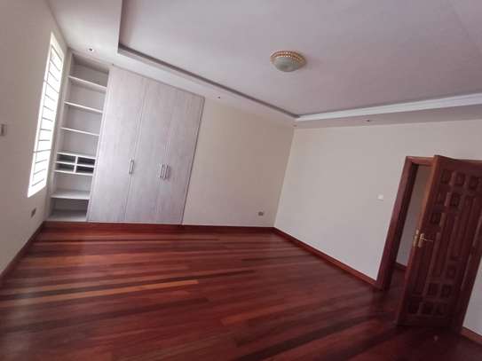 7 Bed Villa with En Suite in Runda image 1