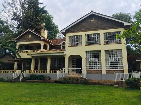 6 Bed Villa with En Suite at Rosslyn Close image 1