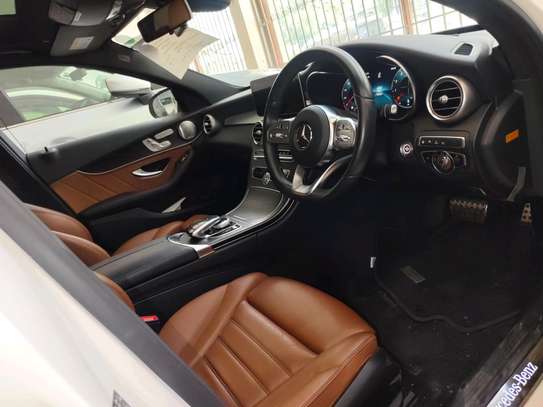 Mercedes Benz C200 Sunroof white 2019 image 10