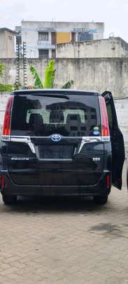 Toyota Esquire Hybrid 2018 2wd image 12