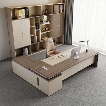 High-Quality Modern Executive Desk Set image 6