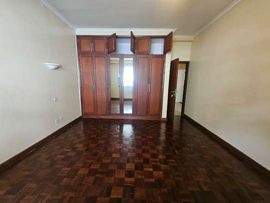 4 Bed Apartment with En Suite in Riverside image 5