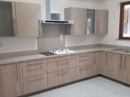 4 Bed Townhouse with En Suite in Lavington image 4