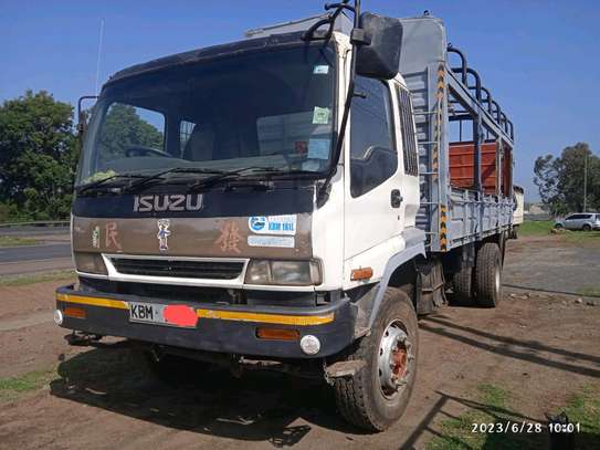 Isuzu FVR lorry image 1
