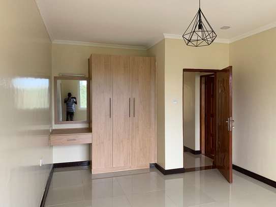 3 bedroom apartment all ensuite kilimani with Dsq image 14