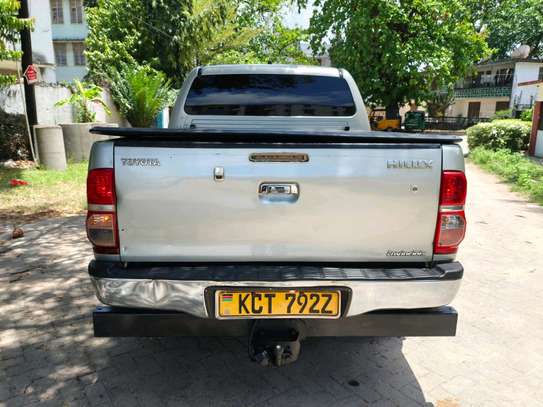 TOYOTA HILUX 2011 image 4