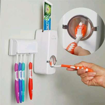 toothpaste dispenser image 1