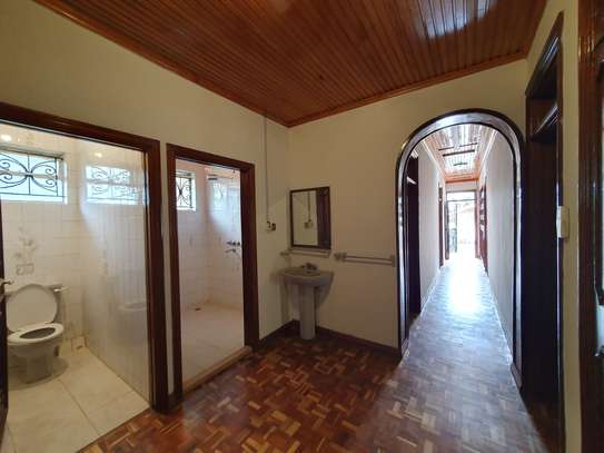 5 Bed House with En Suite in Gigiri image 73