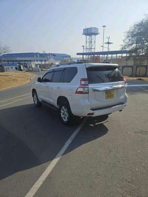 Toyota land cruiser prado used petrol image 4