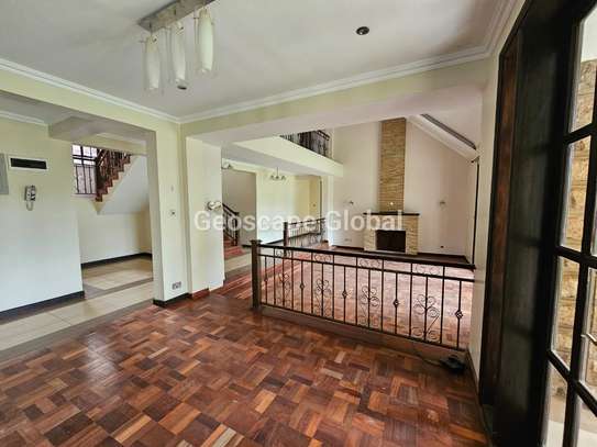 5 Bed House with En Suite in Rosslyn image 19