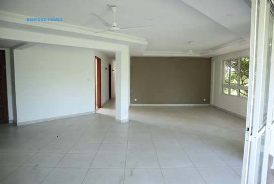 4 Bed Apartment in Nyali Area image 3